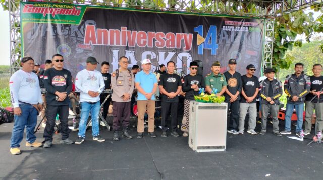 Anniversary Jacko ke-14, yang digelar di lapangan desa Pulotondo, Kecamatan Ngunut, Kabupaten Tulungagung yang dihadiri Ratusan penggemar motor RX King