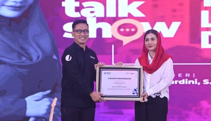 Novita Hardini Anggota DPR RI Dapil VII Jatim, Titipkan Generasi Penerus Trenggalek di Pundak Para Pendidik