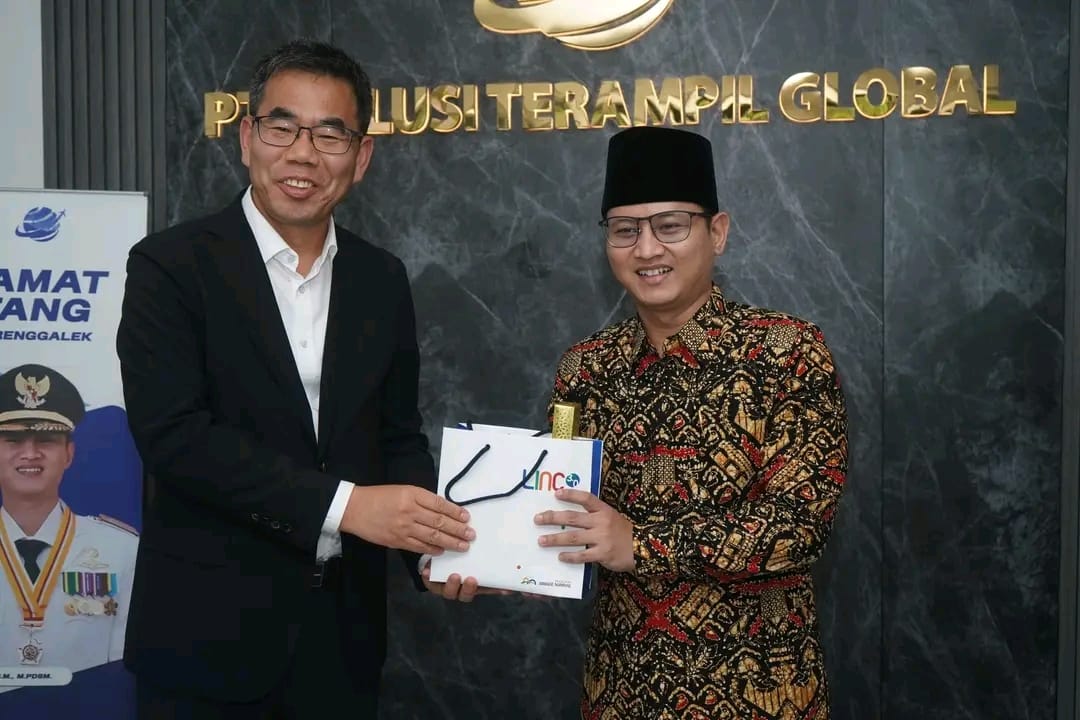 Bupati Trenggalek, Mochamad Nur Arifin menandatangani kerjasama dengan Universitas Gyeongnam Namhae di Korea Selatan