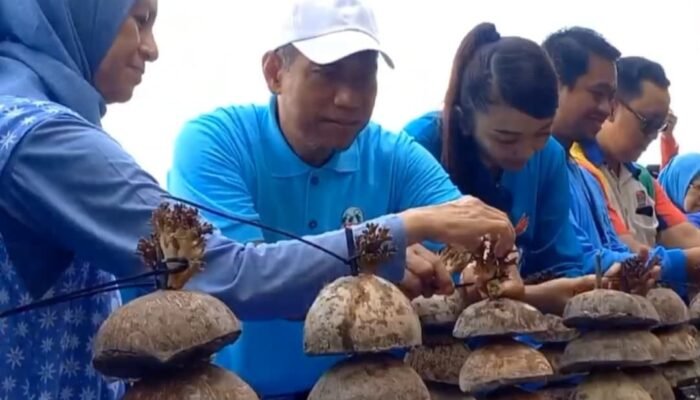 Penandatanganan MoU Berlangsung Festival dan Konservasi Bawah Laut Pantai Mutiara