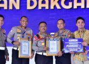 Subdit Gakkum Ditlantas Polda Jawa Timur meraih penghargaan dari Kakorlantas Polri. [3detik.com]