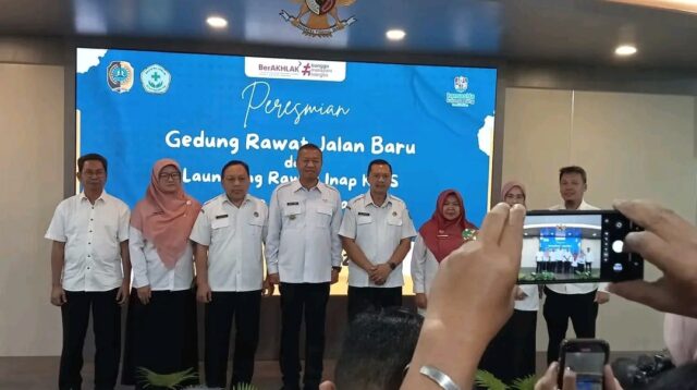 Bupati Tulungagung Gatut Sunu Wibowo meresmikan Gedung baru RSUD dr Iskak berlantai empat