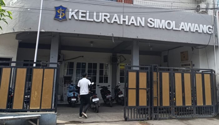 Dikonfirmasi Persoalan Pendataan Gamis, Dugaan Lurah Simolawang Tak Respon dan Memilih Bungkam