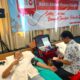 GM Sahid Hotel Surabaya, Boedy Setiawanz saat mengikuti donor darah. [3detik.com]
