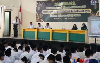 Peserta didik baru MAN Kota Surabaya mengikuti pelaksanaan MATSAMA dengan khidmat. [3detik.com]