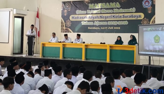 MATSAMA MAN Surabaya Kenalkan Siswa Siswi Baru Sistem Teknologi Belajar Berbasis Digital