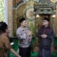Kapolres Nganjuk AKBP Henri Noveri Santoso, S.H., S.I.K., M.M., memimpin kegiatan dialog subuh bersama warga di Masjid Agung Baitussalam Kabupaten Nganjuk