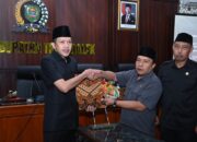 Kesepakatan bersama ditanda tangani oleh Wakil Bupati Trenggalek, Syah Mohamad Natanegara