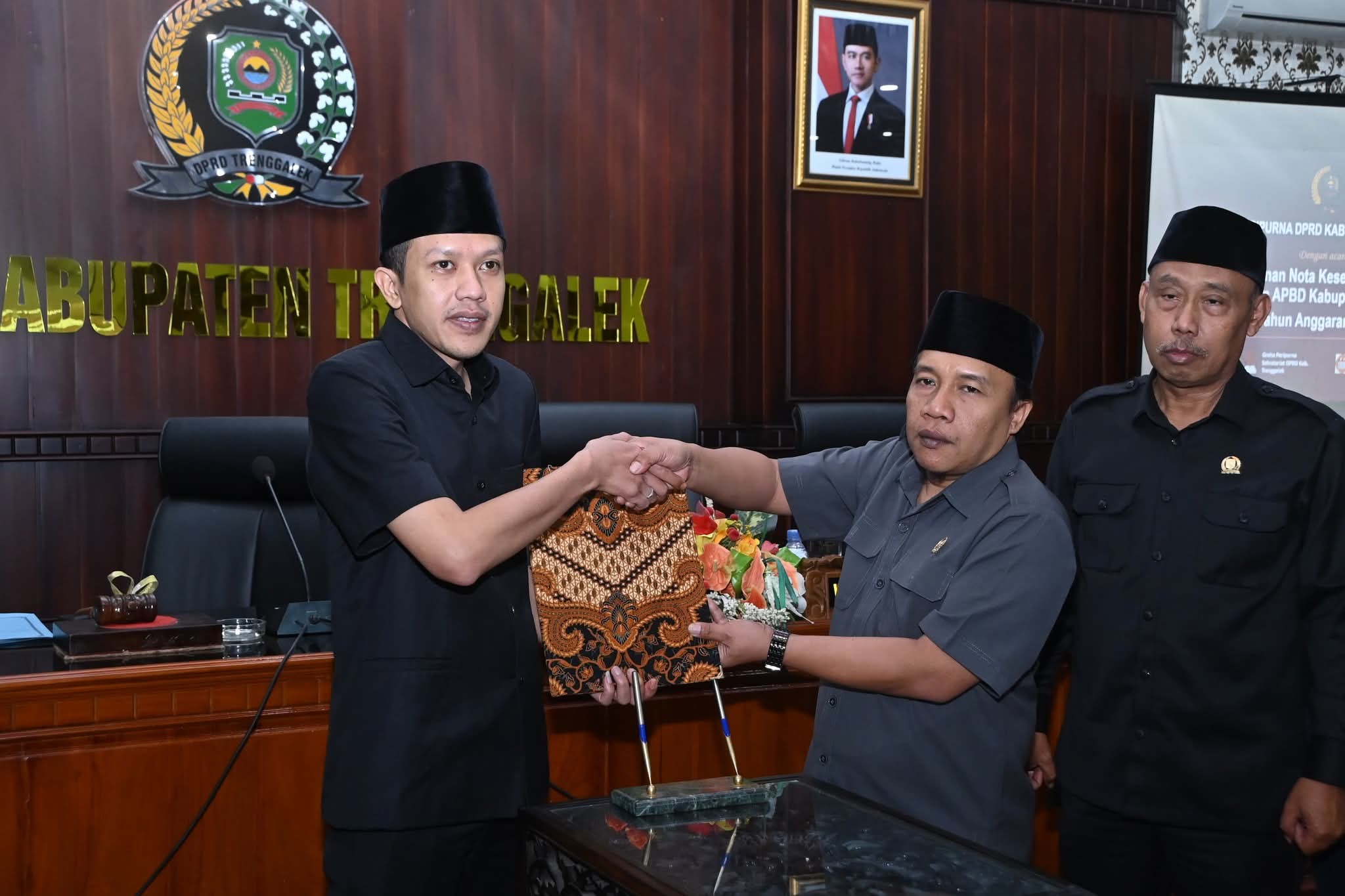 Kesepakatan bersama ditanda tangani oleh Wakil Bupati Trenggalek, Syah Mohamad Natanegara