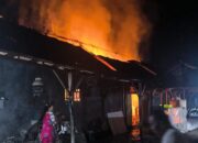 Pabrik pemroduksi tahu di Desa Nglongsor, Kecamatan Tugu, Kabupaten Trenggalek, ludes terbakar
