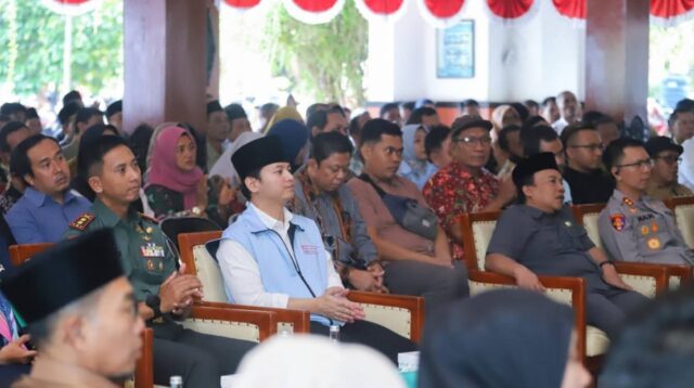 Bupati Trenggalek, Mochamad Nur Arifin bersama jajaran Forkopimda mengikuti peluncuran Kelembagaan 80.000 Koperasi Desa/ Kelurahan Merah Putih secara daring