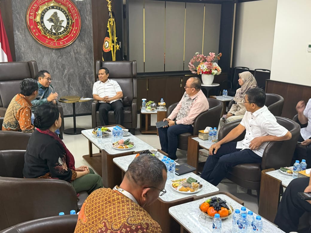 Ketua Umum SMSI, Firdaus, dan Sekretaris Jenderal, Makali Kumar, S.H., pertemuan tersebut bukan sekadar silaturahmi biasa