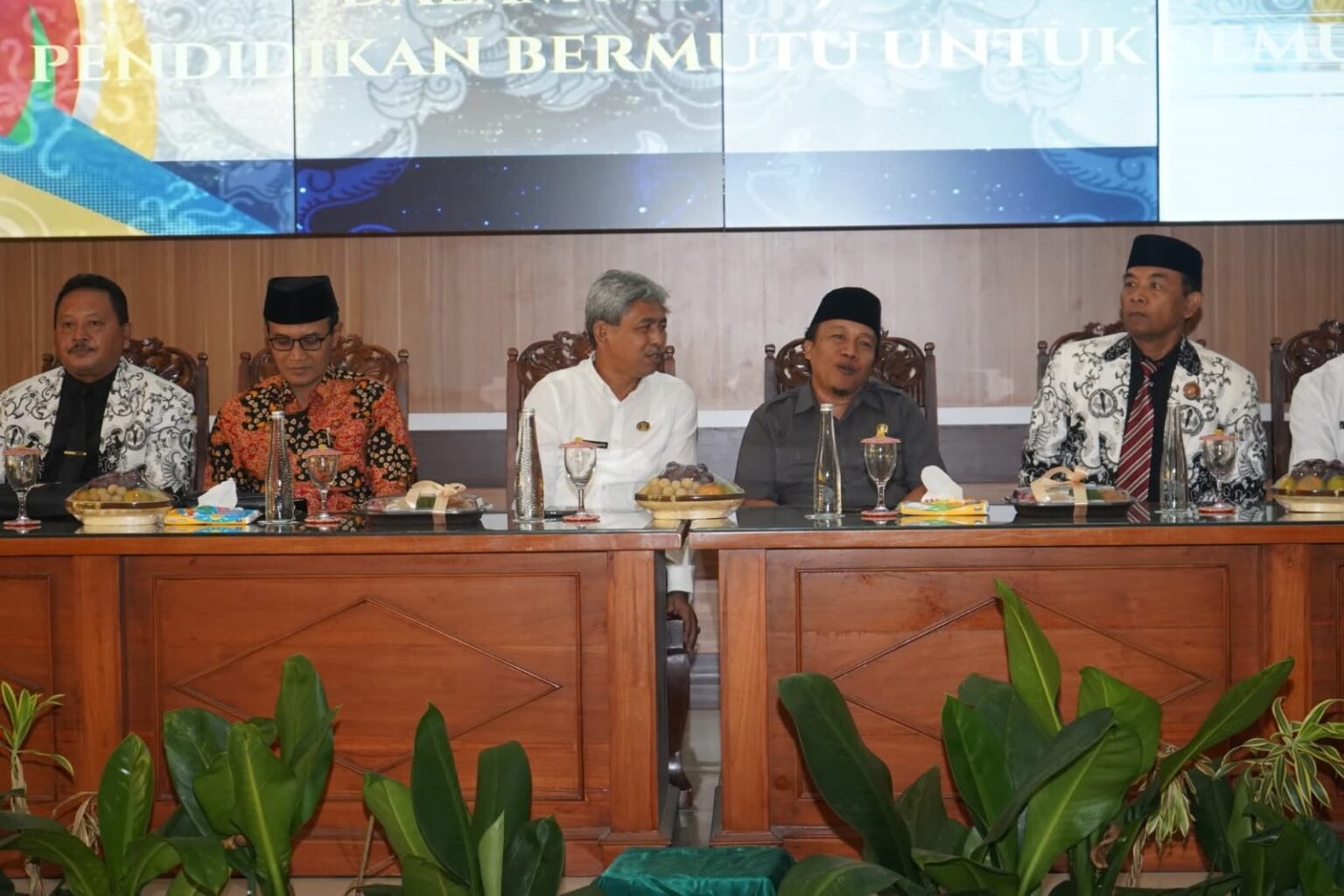 Sekda Trenggalek, Drs. Edy Soepriyanto buka Konferensi Kabupaten (Konferkab) Persatuan Guru Republik Indonesia (PGRI) Kabupaten Trenggalek tahun 2025