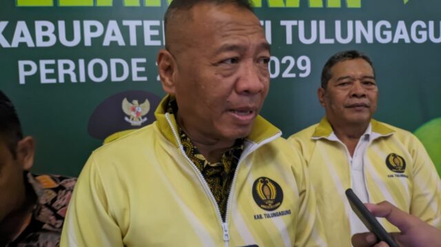 Bupati Tulungagung, Gatut Sunu Wibowo antusias menghadiri pelantikan pengurus Persatuan Tenis Seluruh Indonesia (Pelti) Kabupaten Tulungagung periode 2025-2029