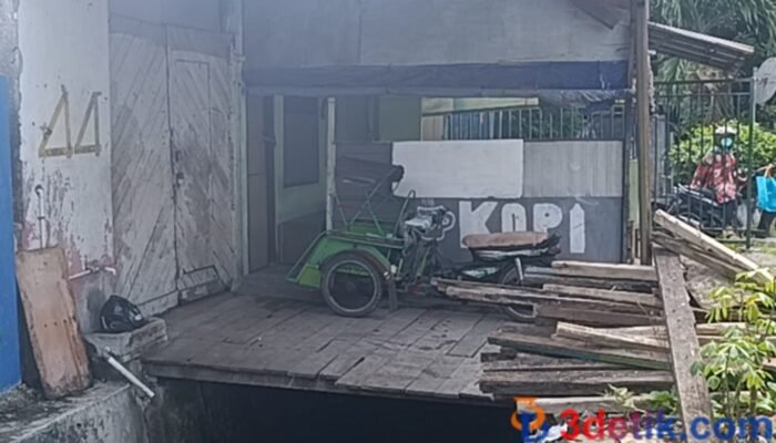 Saluran Air Alih Fungsi Ditutup Plesteran Permanen, Diduga Camat Wonocolo Lengah Pengawasan