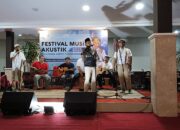 Festival musik akustik dibuka resmi oleh Wakil Bupati (Wabup) Tulungagung, H. Ahmad Baharudin, SM., di Pendopo rumdin Wabup