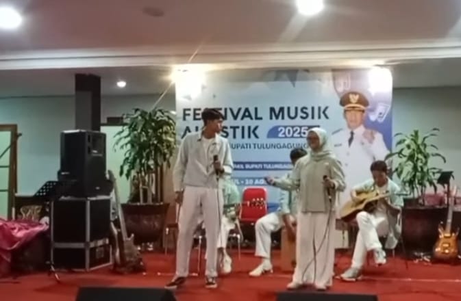 Para peserta Festival musik akustik 