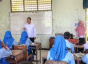 Wakil Bupati Tulungagung, Ahmad Baharudin, monitoring di SMP Negeri 1 kedungwaru, dan SMP Negeri 1 Ngantru, untuk melihat secara langsung kesiapan Kegiatan Belajar Mengajar baik
