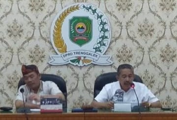 Ketua Komisi IV DPRD Trenggalek Sukarudin, menggelar rapat bersama sejumlah OPD mitra kerja