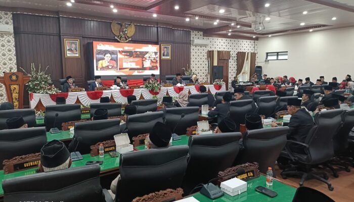 Sidang Paripurna DPRD Trenggalek, Mendengarkan Pidato Kenegaraan Presiden Prabowo Subianto