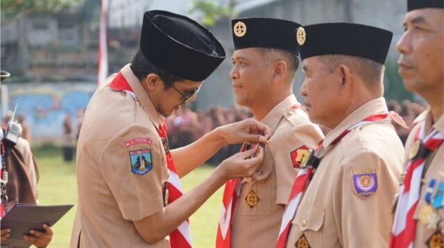 Wakil Bupati Trenggalek, Syah Mohamad Natanegara melantik kurang lebih 319 Pramuka Siaga Garuda