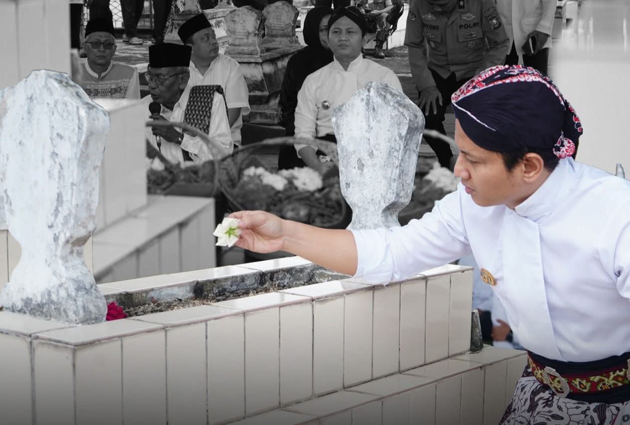 Bupati Trenggalek bersama jajaran Forkopimda melakukan ziarah leluhur menjelang peringatan Hari Jadi 831 Trenggalek