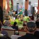 Hari Jadi Trenggalek ke-831, Bupati muda itu membagikan sejumlah sedekah kepada warganya