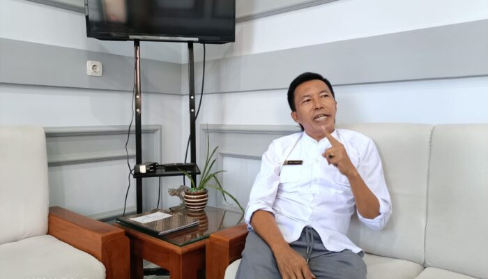 Kepala SMKN 2 Kabupaten Trenggalek, Masrur Hanafi, membenarkan bahwa program MBG masuk sekitar satu bulan lalu