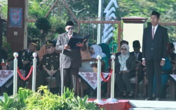 Peringatan Hari Kesaktian Pancasila Bupati Blitar Drs. H. Rijanto, MM bertindak sebagai Inspektur Upacara