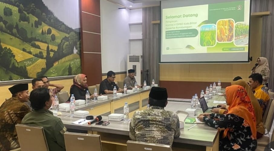 Komisi II DPRD Kabupaten Blitar melaksanakan Rapat Kerja terkait serapan anggaran dan pelaksanaan kegiatan tahun 2025