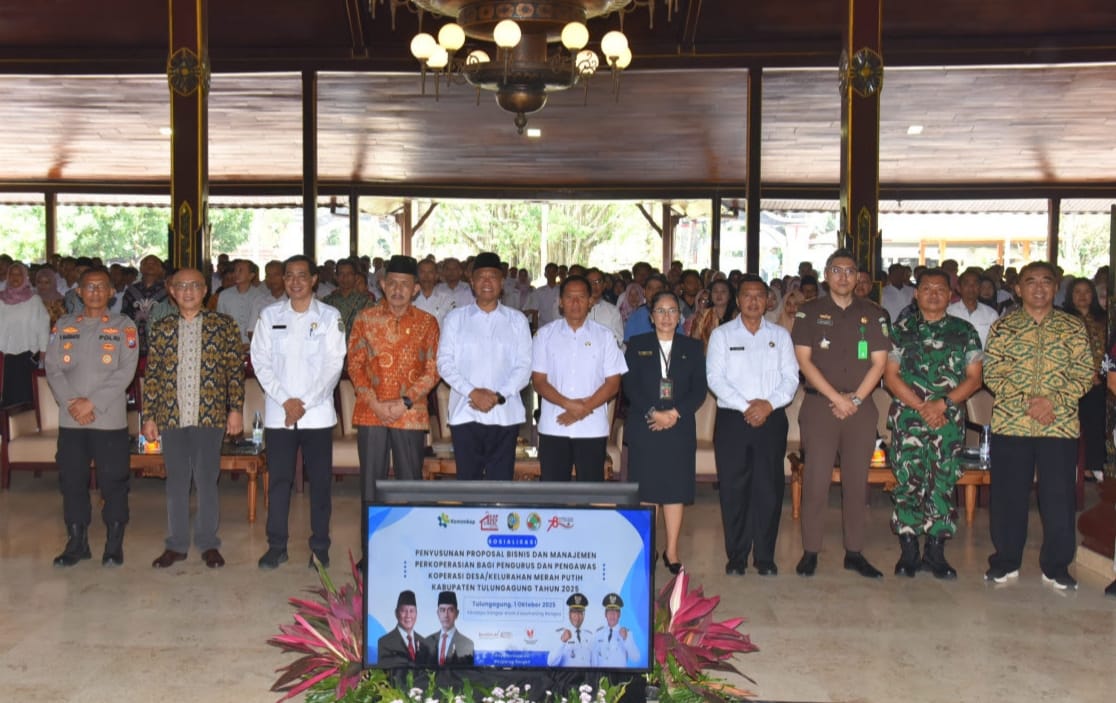 Bupati Tulungagung, H. Gatut Sunu Wibowo, S.E., M.E., membuka kegiatan Sosialisasi Penyusunan Proposal dan Manajemen Koperasi Merah Putih