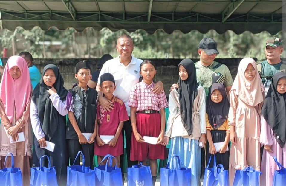 Pemerintah Kabupaten Tulungagung, Bersinergi dengan BAZNAS turut menyalurkan santunan anak yatim dan bantuan sembako di Sekretariat Ranting PSHT Kauman