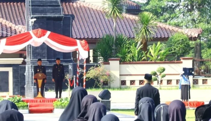 Peringatan Hari Jadi ke-80 Provinsi Jawa Timur, Wakil Bupati bertindak sebagai Pemimpin Upacara