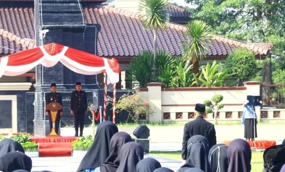 Peringatan Hari Jadi ke-80 Provinsi Jawa Timur, Wakil Bupati bertindak sebagai Pemimpin Upacara