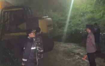 Jalan penghubung Kecamatan Bendungan, Kabupaten Trenggalek dengan Kecamatan Pagerwojo, Kabupaten Tulungagung