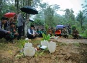 Bupati Trenggalek Kunjungi Keluarga Korban Bencana Tanah Longsor di Dusun Banaran, Depok, Bendungan