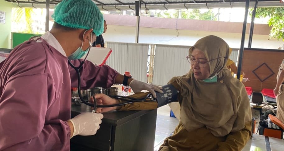 RSUD Dr. Iskak Tulungagung menggelar donor darah Tercatat 23.925 orang mendonorkan darah secara serentak
