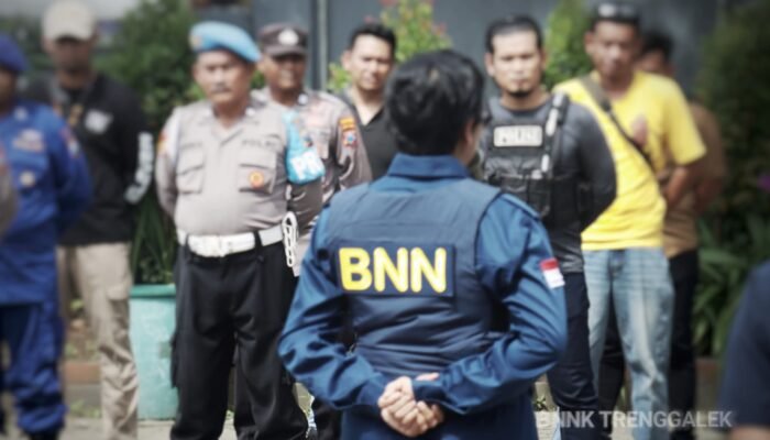 BNNK Trenggalek Gelar Operasi Gabungan “Bersinar 2025”, Tes Urine 30 Warga di Kampung Rawan Narkoba Nihil!