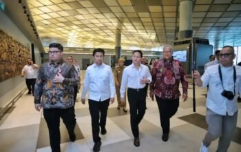 Bupati Trenggalek itu mendapat apresiasi langsung dari Presiden Direktur Lion Air Group, Capt. Daniel Putut Kuncoro Adi