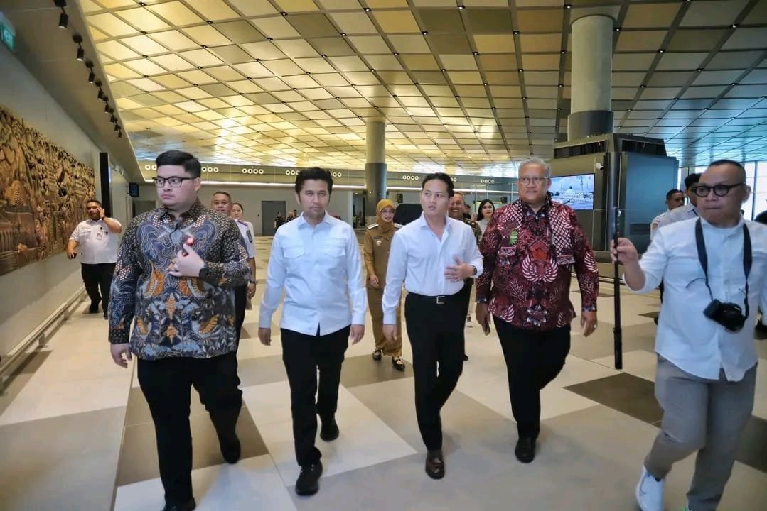 Bupati Trenggalek itu mendapat apresiasi langsung dari Presiden Direktur Lion Air Group, Capt. Daniel Putut Kuncoro Adi