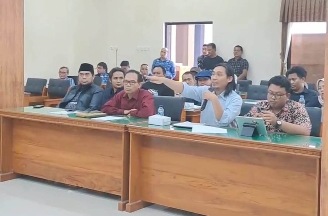 Aspirasi dari Aliansi Rakyat Trenggalek. DPRD akan menindaklanjuti usulan pembentukan Perda Perlindungan Kawasan Karst