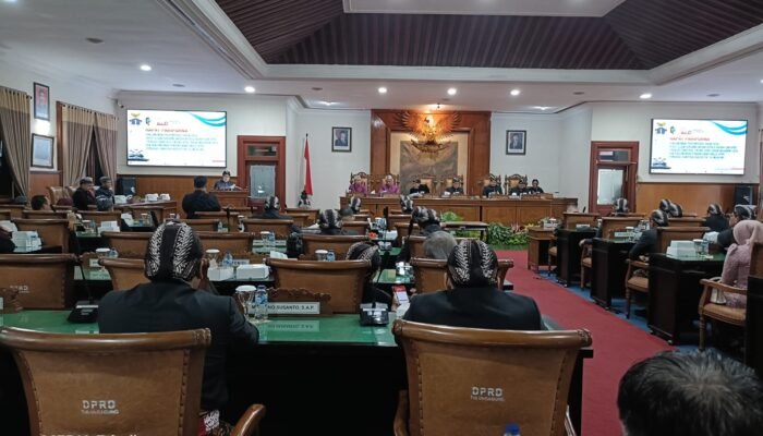 DPRD Tulungagung Sahkan APBD 2026 dan Propemperda di Hari Jadi ke-820