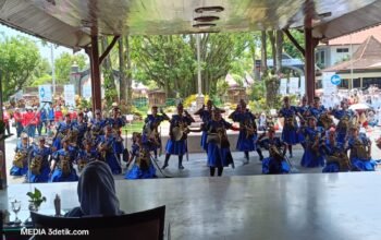 Perayaan Hari Jadi Kabupaten Tulungagung ke-820 berlangsung meriah melalui gelaran Gerak Jalan Kreasi Napak Tilas Boyongan Kadipaten Ngrowo