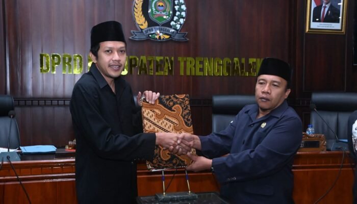 DPRD Sahkan APBD Trenggalek 2026 Rp 1,9 Triliun, Defisit Diatasi Lewat Pembiayaan dan Pinjaman Daerah