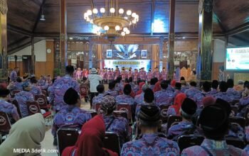 Bupati Gatut Sunu Lantik Pengurus PPDI 2025–2030, Tekankan Profesionalisme Perangkat Desa