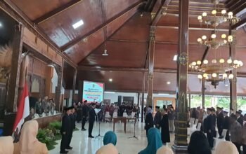 Bupati Tulungagung, Gatut Sunu Wibowo, menegaskan 15 pejabat yang dilantik komitmennya menjaga proses pemerintahan tetap bersih dan transparan