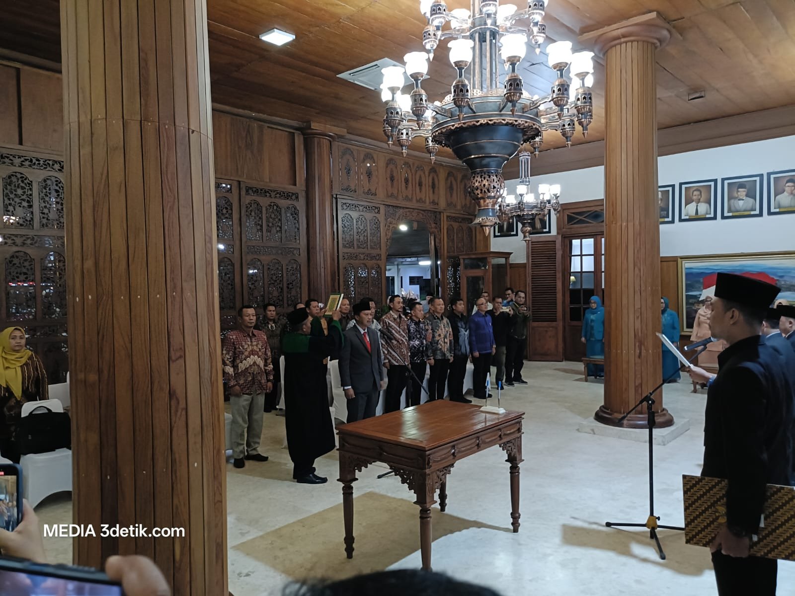 Tri Hariadi, resmi dilantik sebagai Kadisnakertrans oleh Bupati Tulungagung Gatut Sunu Wibowo