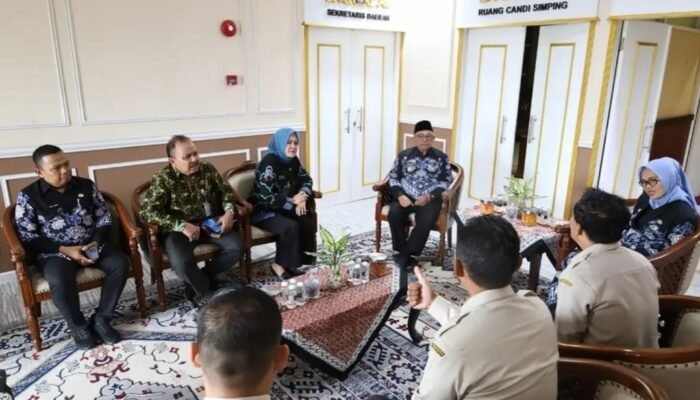 Bupati Blitar Perkuat Sinergi dengan UPT PPD Jatim, Fokus Optimalisasi Opsen PKB dan Layanan Samsat