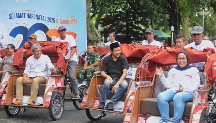 Wujud Kepedulian Presiden, Tukang Becak Trenggalek Terima 200 Becak Listrik