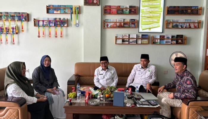 MTs Kyai Mudrikah Kembang Kuning Tawarkan Pendidikan Berkeadilan bagi Yatim dan Duafa